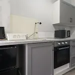 Luxury Moseley Studio - 8