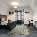 Luxury Moseley Studio - 8