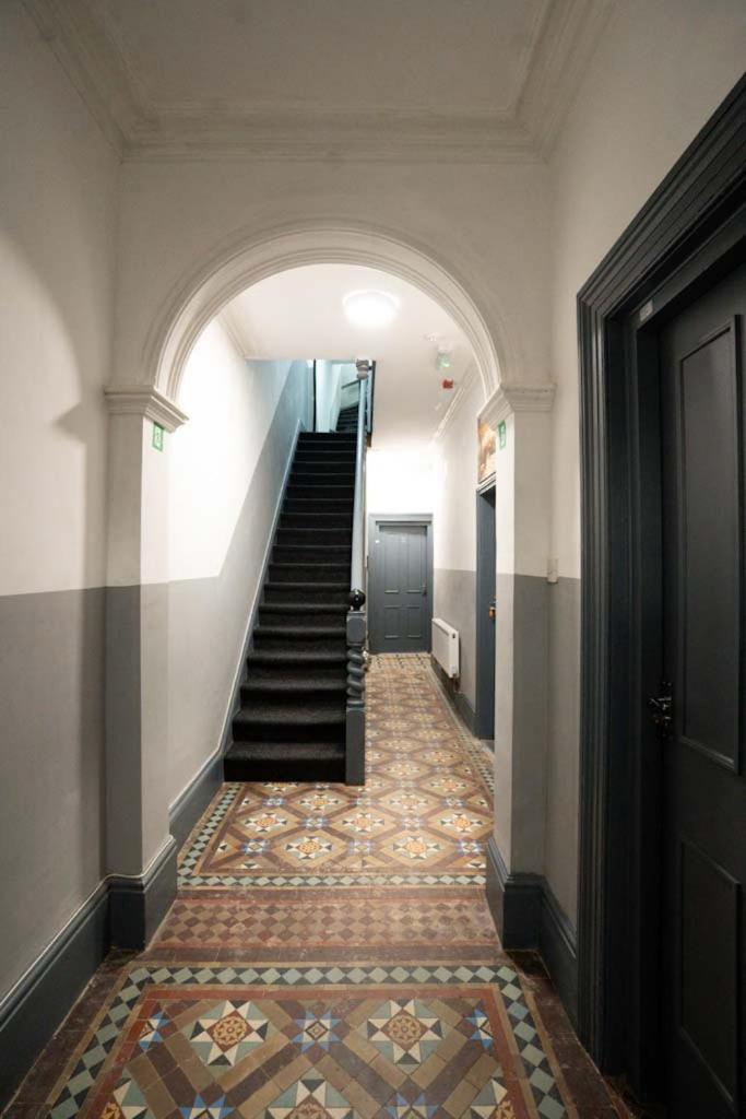 Luxury Moseley - 8