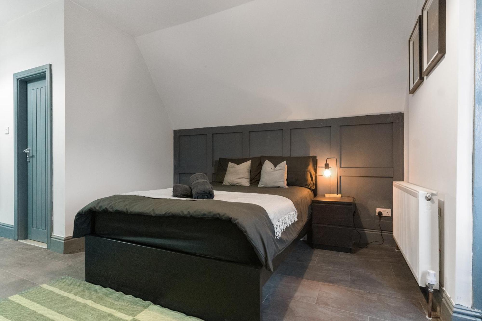 Luxury Moseley - 8 Apartment *