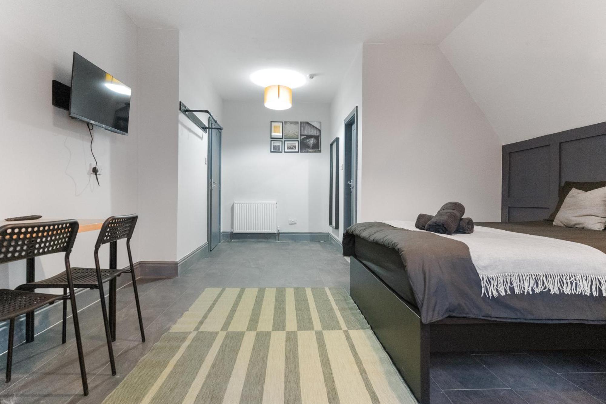 Luxury Moseley - 8